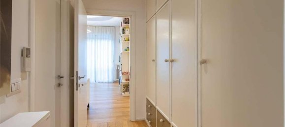 3 rooms Apartment in Milan, Italy No. 247984 19