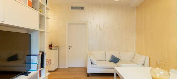 3 rooms Apartment in Milan, Italy No. 247984 6