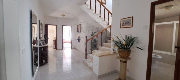 Дом с 6 спальнями в Montenegro, Португалия № 23940 9