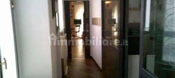 Коммерческая недвижимость с 1 спальней в Бусто Арсицио, Италия № 331011 14