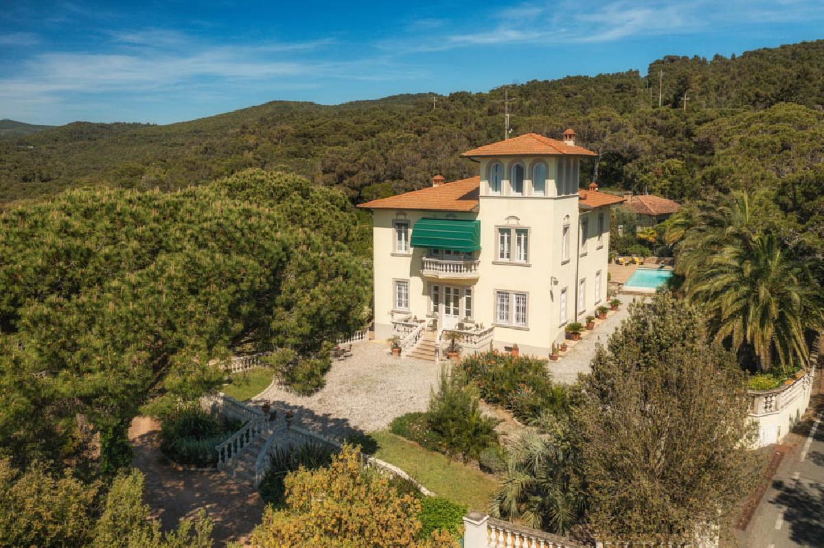 5 bedrooms Villa in Rosignano Marittimo, Italy No. 41459