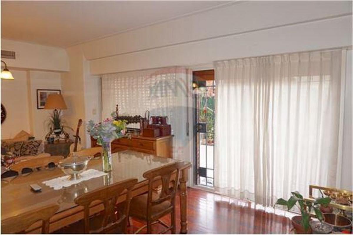 Casa de 6 dormitorios en Buenos Aires, Argentina No. 89368