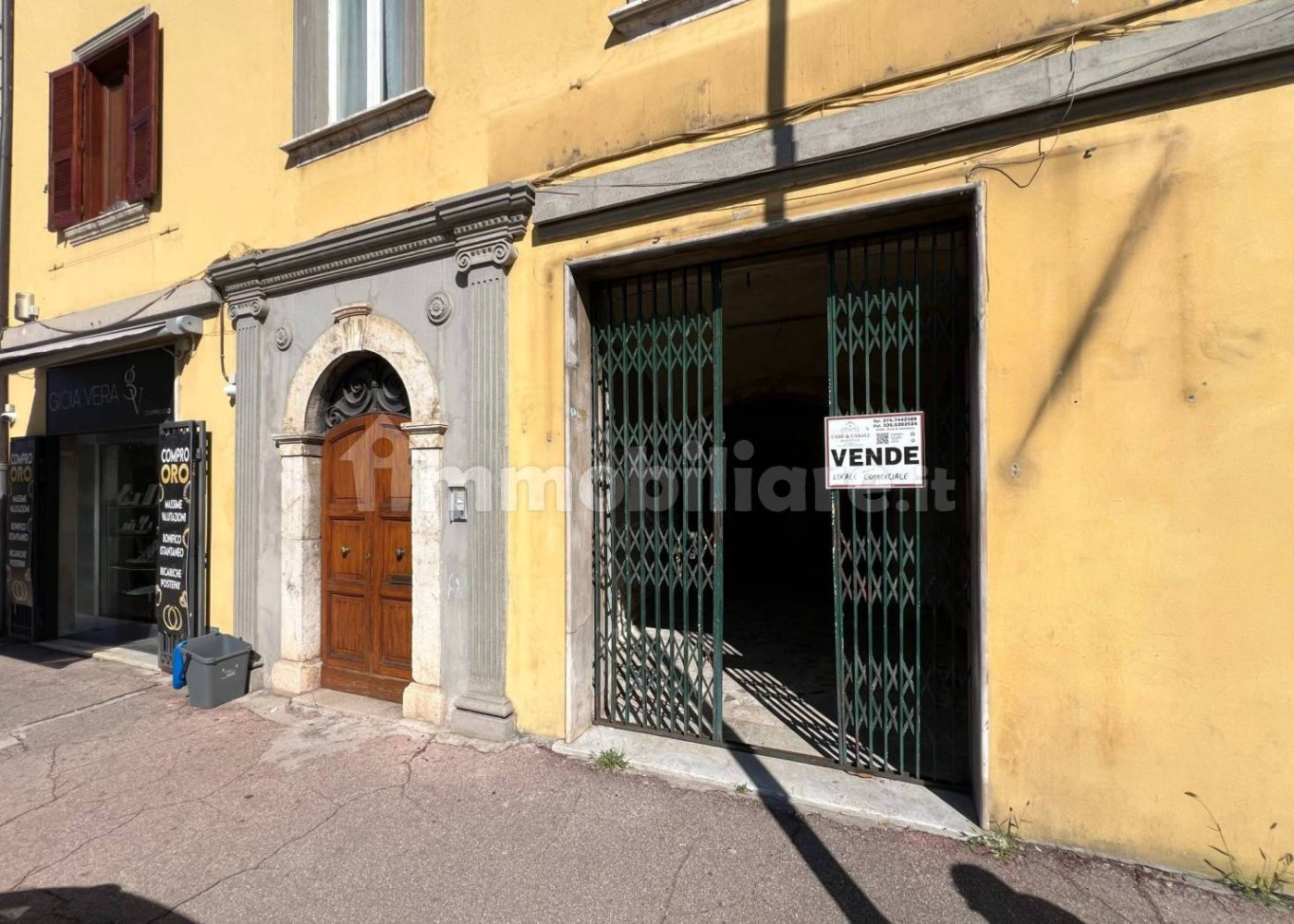 Коммерческая недвижимость с 1 комнатой в Сора, Италия № 263736