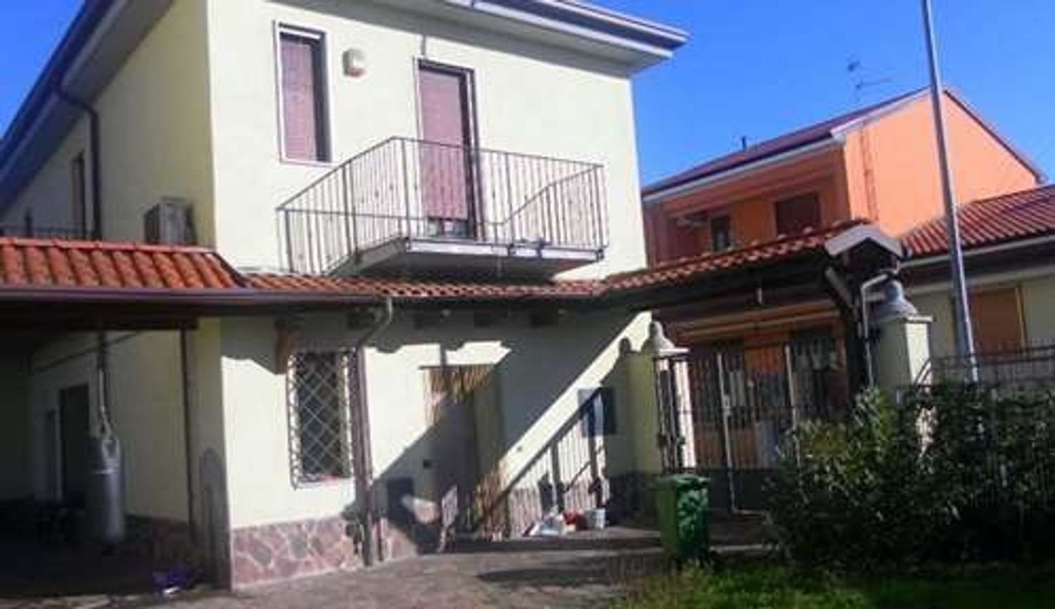 6-Zimmer Haus in Vittuone, Italy, Nr. 204533