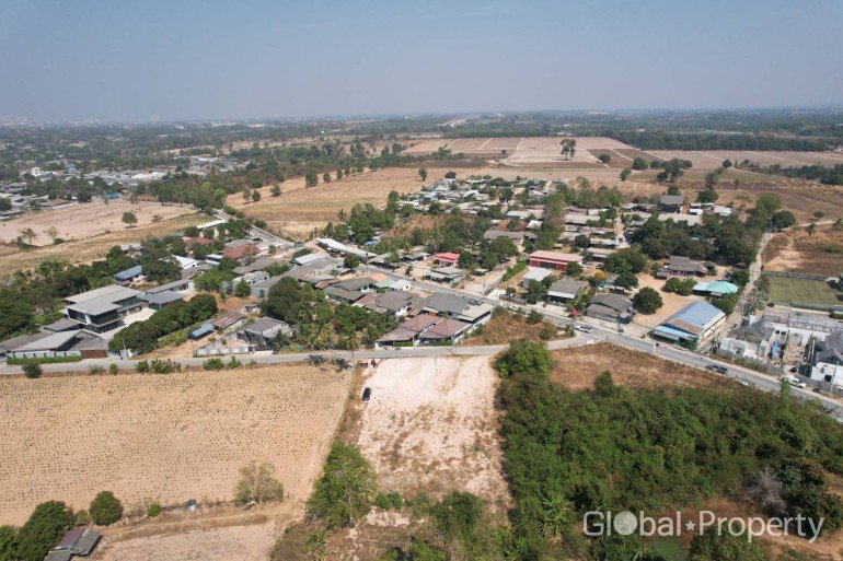terreno en venta en Pattaya, Chonburi, Eastern Thailand, Thailand № 26816