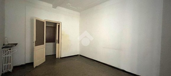 4 Schlafzimmer Wohnung in Genoa, Italy, Nr. 38458 9