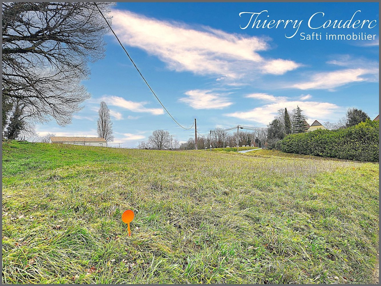 1640m² Land in Carlux, France No. 110860