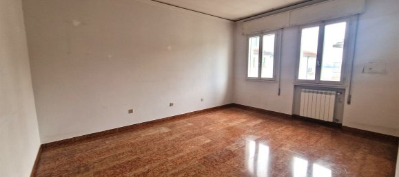 5 rooms Apartment in Chioggia, Italy No. 143090 5