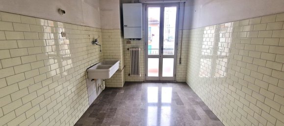 5 rooms Apartment in Chioggia, Italy No. 143090 8