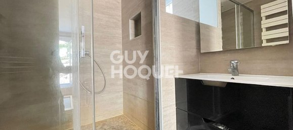 2 bedrooms Apartment in Seine-Saint-Denis, France No. 186343 5