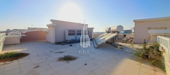 Вилла с 5 спальнями в Халифа-Сити, ОАЭ № 32715 20