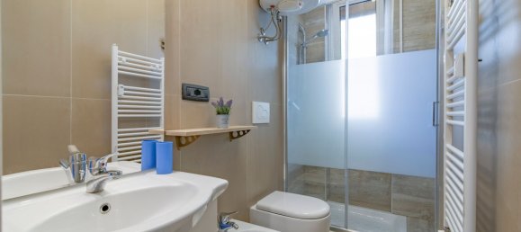 Apartamento de 2 dormitorios en Borghetto Santo Spirito, Italy No. 379720 25