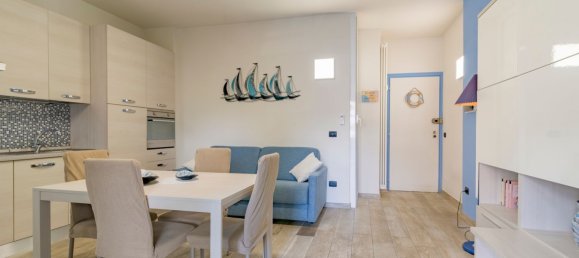 Apartamento de 2 dormitorios en Borghetto Santo Spirito, Italy No. 379720 9