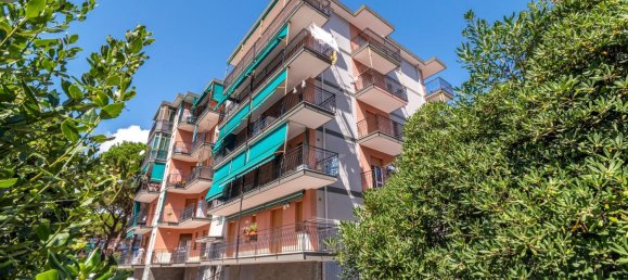 Apartamento de 2 dormitorios en Borghetto Santo Spirito, Italy No. 379720 6