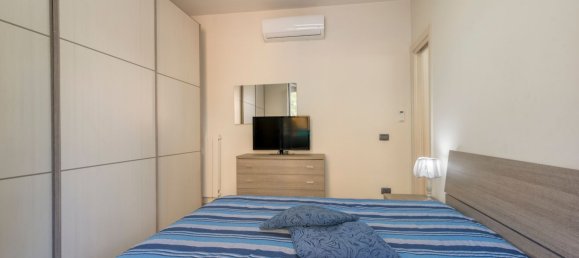 Apartamento de 2 dormitorios en Borghetto Santo Spirito, Italy No. 379720 21