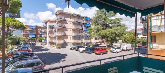 Apartamento de 2 dormitorios en Borghetto Santo Spirito, Italy No. 379720 15