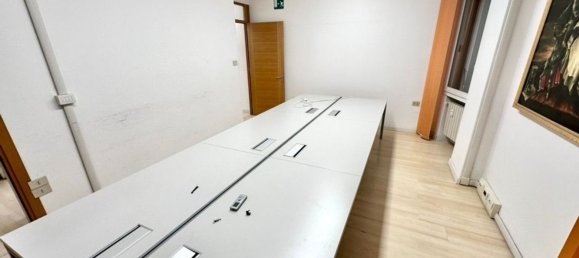 3 bedrooms Apartment in Treviso, Italy No. 341587 2