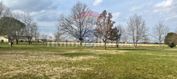 9180m² Land in Ferrara, Italy No. 114376 9