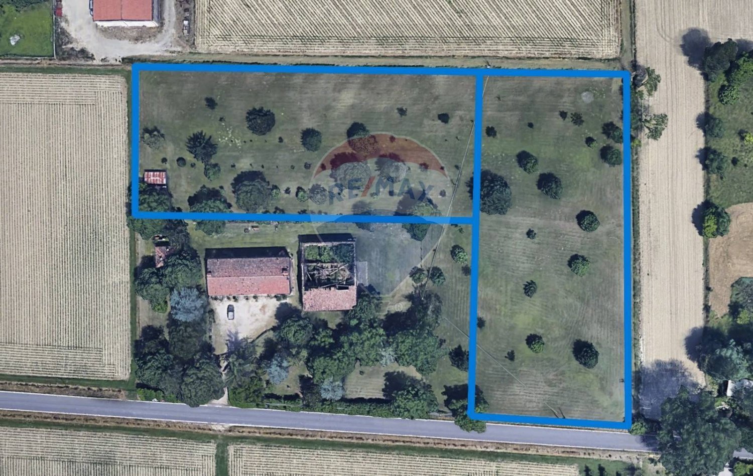 9180m² Land in Ferrara, Italy No. 114376