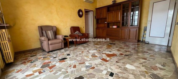 3 bedrooms Apartment in Crema, Italy No. 329771 2