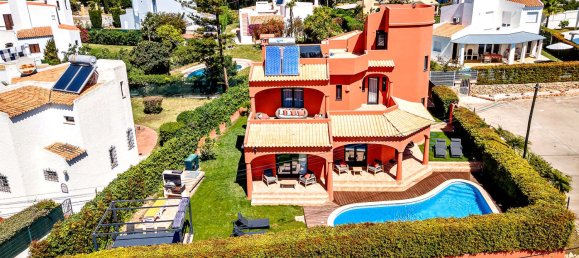 4 bedrooms Villa in Quarteira, Portugal No. 132625 3