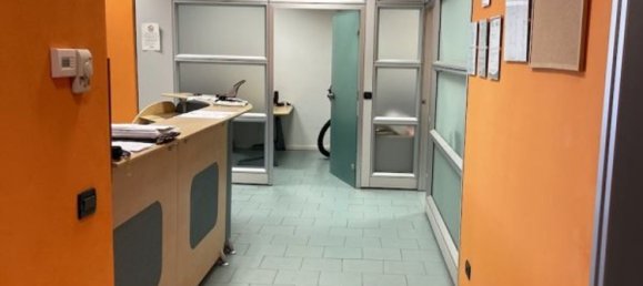 Bureau à La Spezia, Italy 170m² No. 158343 5