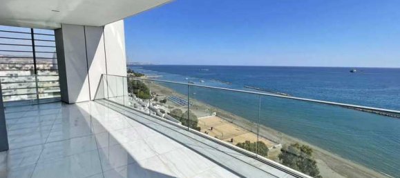 3 bedrooms Apartment in Limassol, Cyprus No. 67542 4