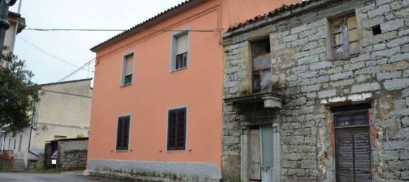 3 rooms Apartment in Padru, Italy No. 138345 2