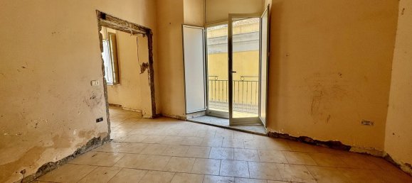 4 bedrooms Apartment in Naples, Italy No. 185903 7