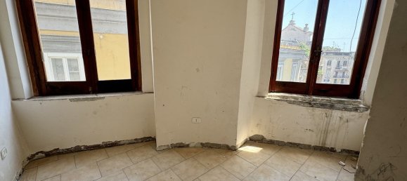 4 bedrooms Apartment in Naples, Italy No. 185903 14