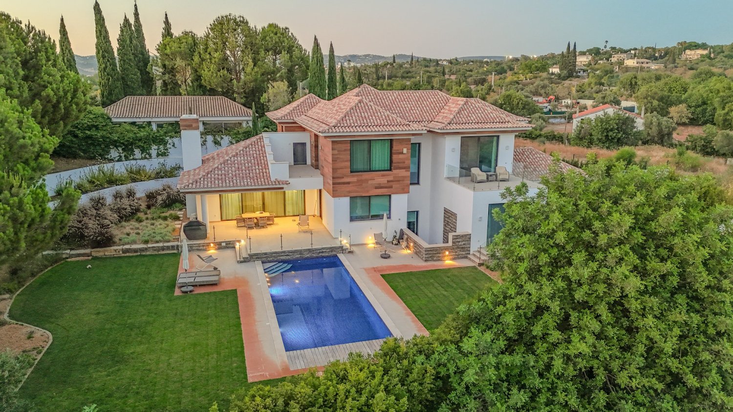 4 bedrooms Villa in Loule, Portugal No. 137983