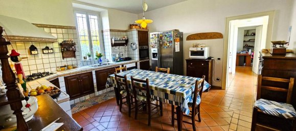 Вилла с 7 комнатами в Сесто Календе, Италия № 157423 17