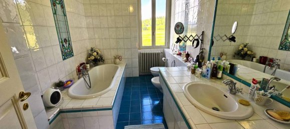 Вилла с 7 комнатами в Сесто Календе, Италия № 157423 23