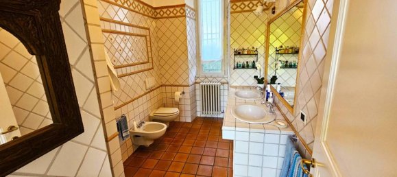 Вилла с 7 комнатами в Сесто Календе, Италия № 157423 20