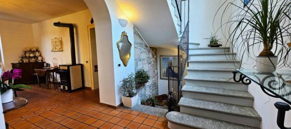 Вилла с 7 комнатами в Сесто Календе, Италия № 157423 8