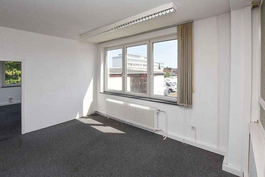 700m² Building in Hanover, Germany No. 347794