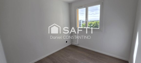 4 bedrooms Apartment in Viry-Chatillon, France No. 335001 12