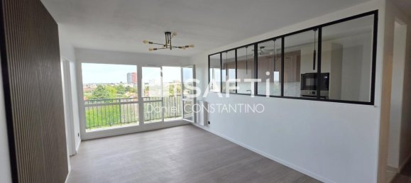 4 bedrooms Apartment in Viry-Chatillon, France No. 335001 2