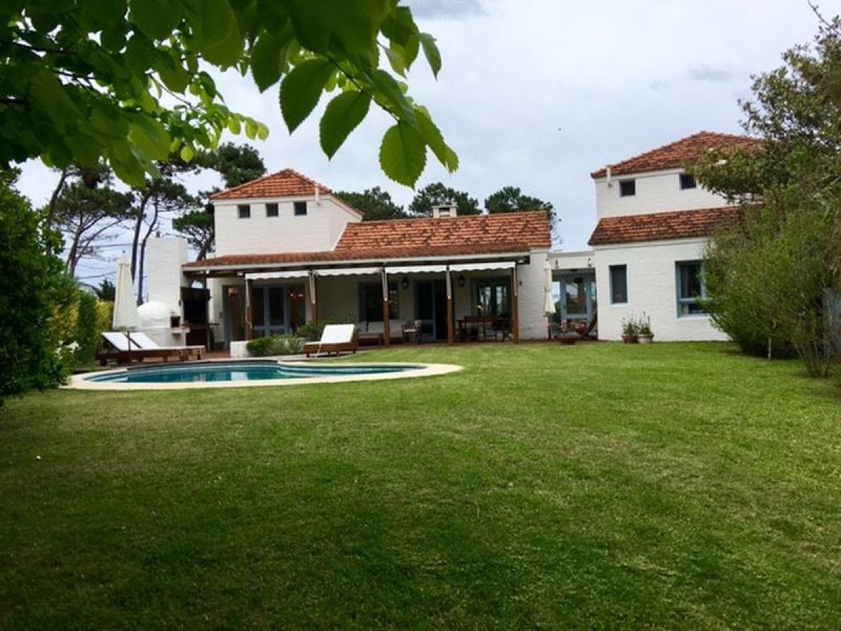 3 bedrooms House in Maldonado, Uruguay No. 159