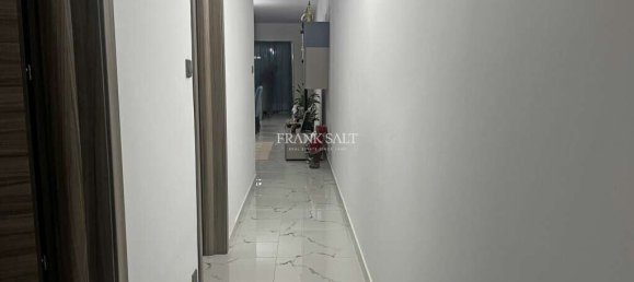 2 chambres Appartement à Qrendi, Malta No. 8131 5