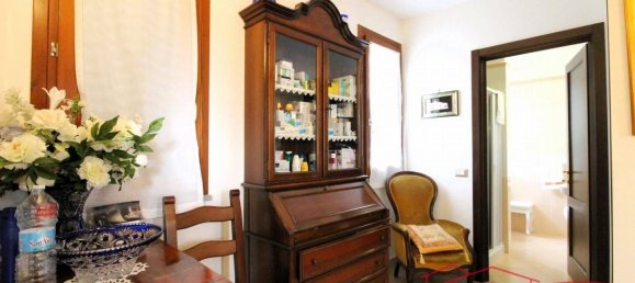 Villa de 2 dormitorios en Lucca, Italy No. 48012 18