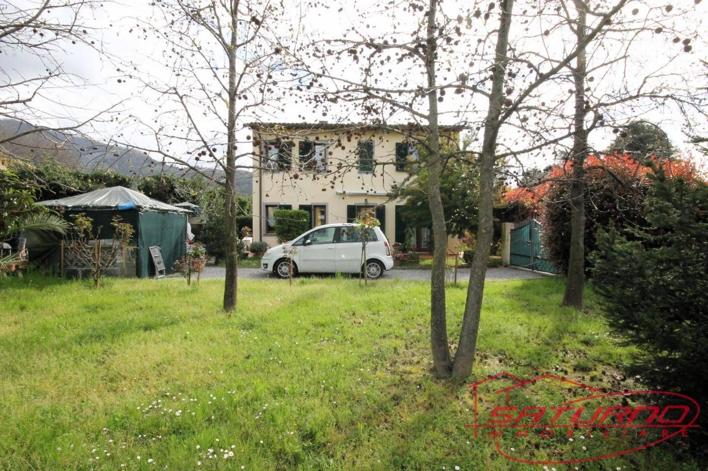 Villa de 2 dormitorios en Lucca, Italy No. 48012