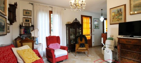 Villa de 2 dormitorios en Lucca, Italy No. 48012 10