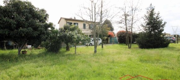 Villa de 2 dormitorios en Lucca, Italy No. 48012 3