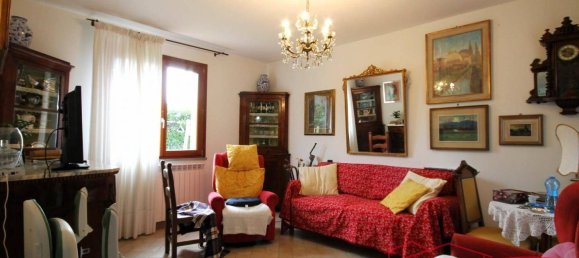 Villa de 2 dormitorios en Lucca, Italy No. 48012 8