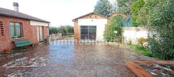 3 Schlafzimmer Haus in Foiano della Chiana, Italy, Nr. 225220 7