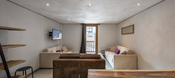 1 bedroom Apartment in Les Belleville, France No. 192 2