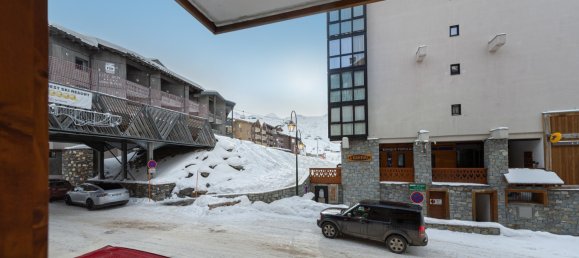 1 bedroom Apartment in Les Belleville, France No. 192 10