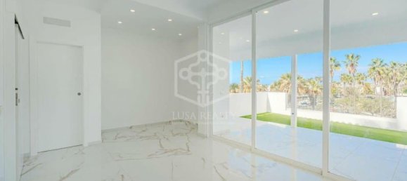 3 غرف نوم فيلا في Adeje, Spain رقم 16361 19