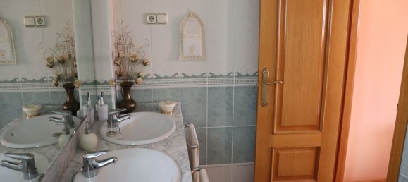 Adosado de 4 dormitorios en León, Spain No. 162227 14